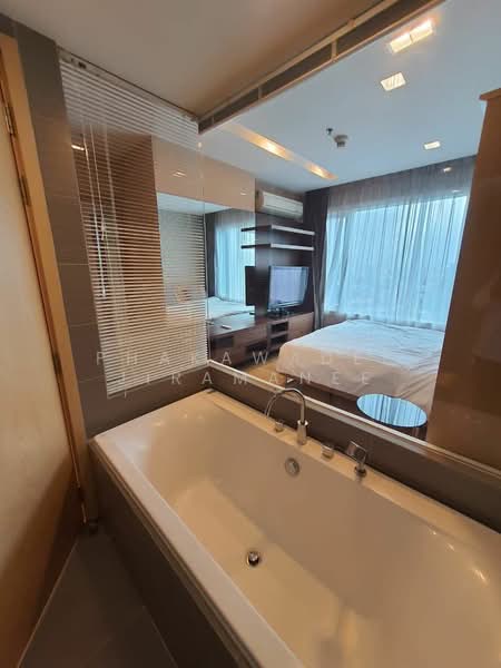 Siri At Sukhumvit, Bangkok, 902 Sukhumvit Road, Phra Kanong, Khlong Toei, Bangkok, 2 Bedrooms, 74 sqm, Condo For Rent, by Phakawadee Jiramanee, 500493902 - DDproperty.com