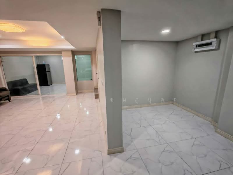 หมู่บ้านสินธานีรัชดา, กรุงเทพ, วังทองหลาง, กรุงเทพ, 350 ตร.ม., ทาวน์เฮ้าส์ ให้เช่า, โดย การุณ ชมภูบุตร, 500493908 - DDproperty.com
