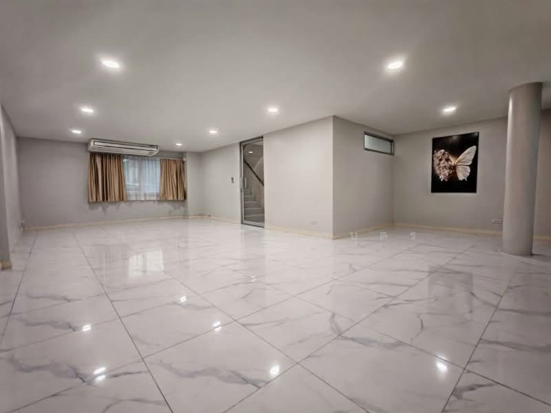 หมู่บ้านสินธานีรัชดา, กรุงเทพ, วังทองหลาง, กรุงเทพ, 350 ตร.ม., ทาวน์เฮ้าส์ ให้เช่า, โดย การุณ ชมภูบุตร, 500493908 - DDproperty.com
