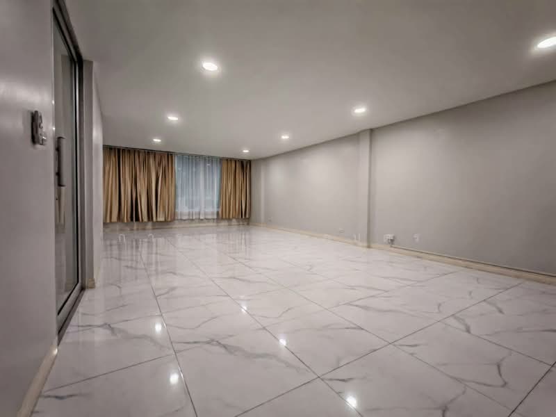 หมู่บ้านสินธานีรัชดา, Bangkok, Wang Thonglang, Bangkok, 3 Bedrooms, 350 sqm, Townhouse For Rent, by การุณ ชมภูบุตร, 500493908 - DDproperty.com