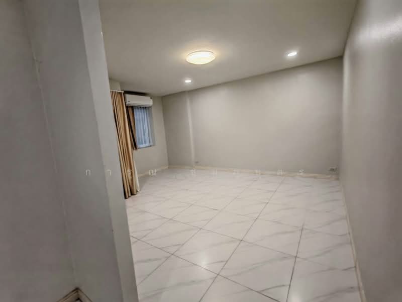 หมู่บ้านสินธานีรัชดา, Bangkok, Wang Thonglang, Bangkok, 3 Bedrooms, 350 sqm, Townhouse For Rent, by การุณ ชมภูบุตร, 500493908 - DDproperty.com