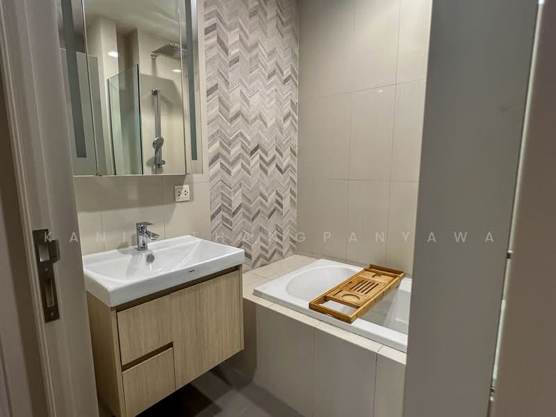 Oka Haus Sukhumvit 36, Bangkok, 3399 Rama 4 Road, Khong Tan, Khlong Toei, Bangkok, 1 Bedroom, 35 sqm, Condo For Rent, by Kanin Thangpanyawa, 500493910 - DDproperty.com