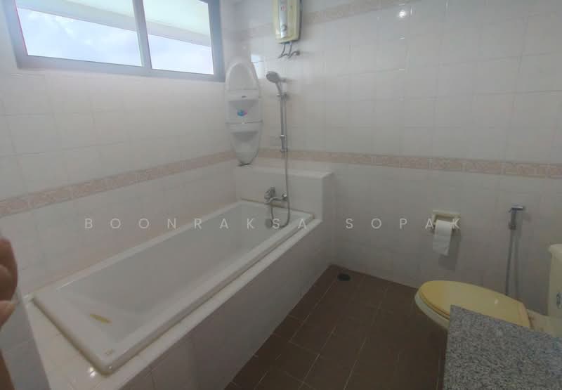 The Roof Garden Onnut, Bangkok, 697 Soi Sukhumvit 50, Phra Kanong, Khlong Toei, Bangkok, 3 Bedrooms, 315 sqm, Condo For Rent, by Boonraksa Sopak, 500493925 - DDproperty.com
