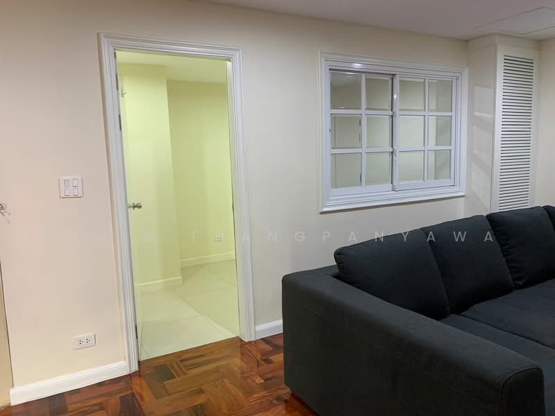 Baan Suanpetch, Bangkok, 18 Soi Sukhumvit 39, Khlong Tan Nua, Watthana, Bangkok, 2 Bedrooms, 135 sqm, Condo For Rent, by Kanin Thangpanyawa, 500493940 - DDproperty.com