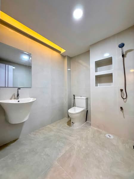 Townhome Phetkasem 68, Bangkok, Bang Kae Nua, Bang Khae, Bangkok, 5 Bedrooms, 150 sqm, Townhouse For Sale, by HOME Real Estate Service, 500493962 - DDproperty.com