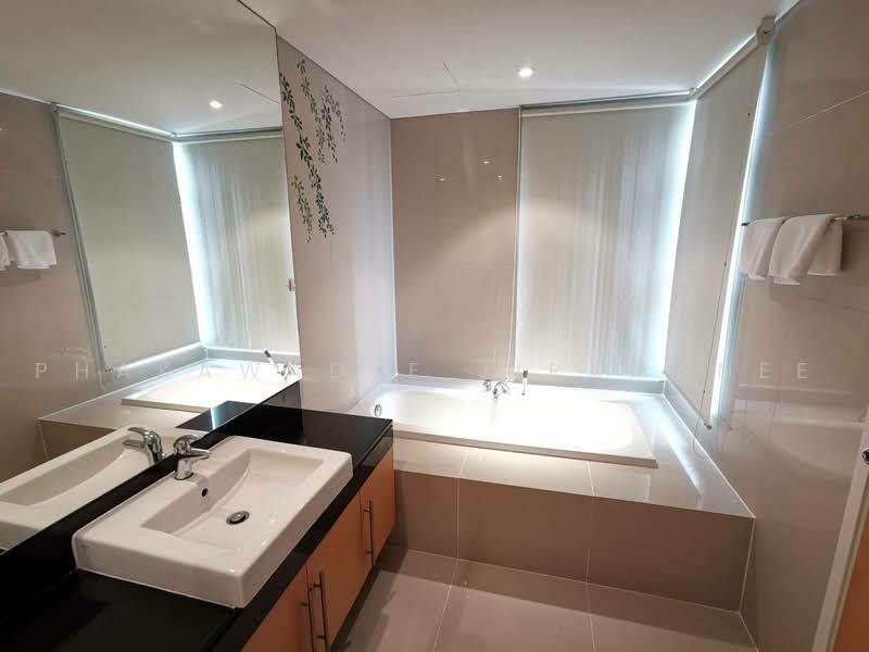 Fullerton Sukhumvit, Bangkok, Sukhumvit Road, Khlong Tan Nua, Watthana, Bangkok, 3 Bedrooms, 170 sqm, Condo For Rent, by Phakawadee Jiramanee, 500493963 - DDproperty.com