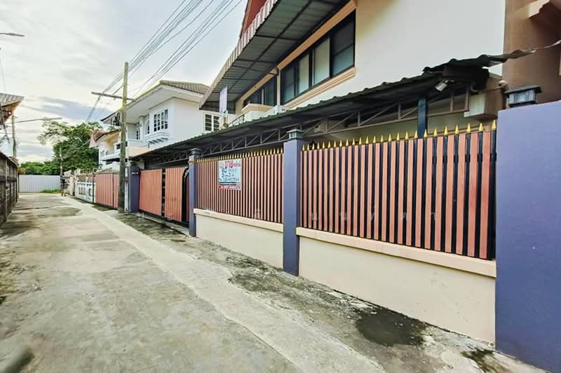 บ้านเดี่ยว 2 ชั้น เนื้อที่ 60 ตร.ว. ชุมชนหัวจักรตึกแดง (กำแพงเพชร 6), Bangkok, Bang Sue, Bangkok, 3 Bedrooms, 200 sqm, Single Detached House For Sale, by ชนะชาติ นนท์ตา, 500494002 - DDproperty.com