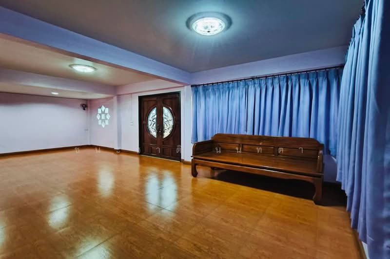 บ้านเดี่ยว 2 ชั้น เนื้อที่ 60 ตร.ว. ชุมชนหัวจักรตึกแดง (กำแพงเพชร 6), Bangkok, Bang Sue, Bangkok, 3 Bedrooms, 200 sqm, Single Detached House For Sale, by ชนะชาติ นนท์ตา, 500494002 - DDproperty.com