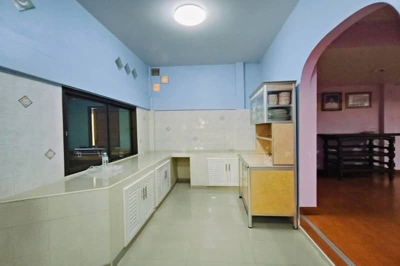 บ้านเดี่ยว 2 ชั้น เนื้อที่ 60 ตร.ว. ชุมชนหัวจักรตึกแดง (กำแพงเพชร 6), Bangkok, Bang Sue, Bangkok, 3 Bedrooms, 200 sqm, Single Detached House For Sale, by ชนะชาติ นนท์ตา, 500494002 - DDproperty.com
