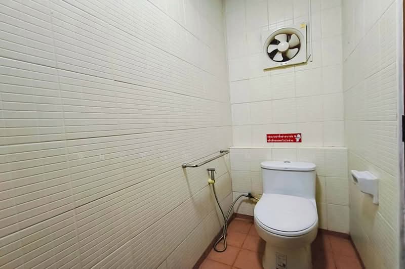บ้านเดี่ยว 2 ชั้น เนื้อที่ 60 ตร.ว. ชุมชนหัวจักรตึกแดง (กำแพงเพชร 6), Bangkok, Bang Sue, Bangkok, 3 Bedrooms, 200 sqm, Single Detached House For Sale, by ชนะชาติ นนท์ตา, 500494002 - DDproperty.com