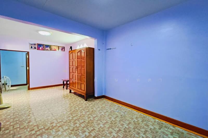 บ้านเดี่ยว 2 ชั้น เนื้อที่ 60 ตร.ว. ชุมชนหัวจักรตึกแดง (กำแพงเพชร 6), Bangkok, Bang Sue, Bangkok, 3 Bedrooms, 200 sqm, Single Detached House For Sale, by ชนะชาติ นนท์ตา, 500494002 - DDproperty.com