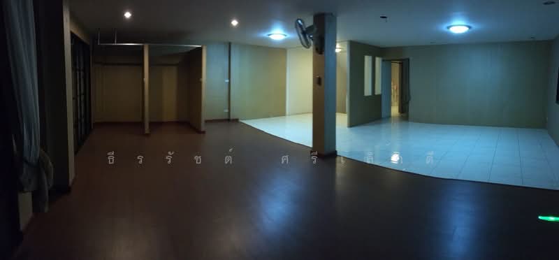 3-story commercial building for sale in a prime location in the heart of Sriracha (behind Robinson/A, Chon Buri (Pattaya), Surasak, Si Racha, Chon Buri (Pattaya), , 681 sqm, Shophouse For Sale, by ธีรรัชต์ ศรีเล็กดี, 500494031 - DDproperty.com