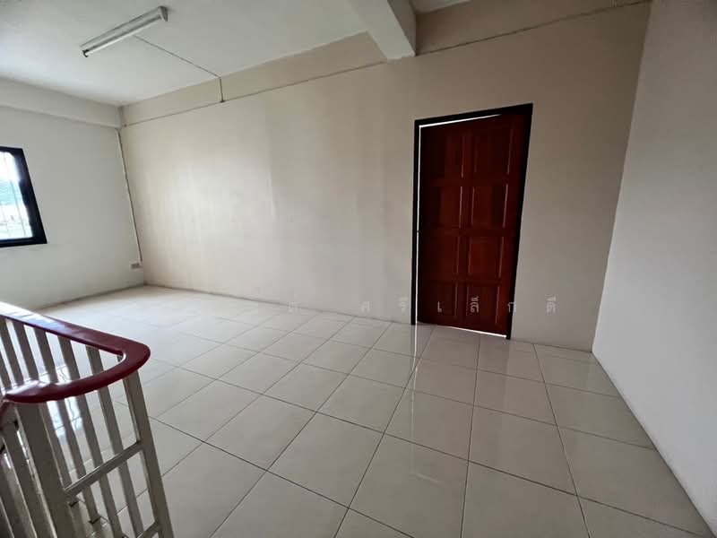 3-story commercial building for sale in a prime location in the heart of Sriracha (behind Robinson/A, Chon Buri (Pattaya), Surasak, Si Racha, Chon Buri (Pattaya), , 681 sqm, Shophouse For Sale, by ธีรรัชต์ ศรีเล็กดี, 500494031 - DDproperty.com