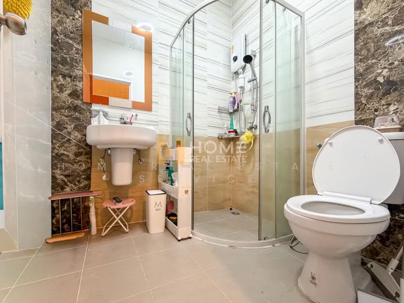 Golden Town Bangkhae, Bangkok, Soi Kanchanaphisek 5/1, Lak Song, Bang Khae, Bangkok, 3 Bedrooms, 96 sqm, Townhouse For Sale, by HOME Real Estate Service, 500494042 - DDproperty.com