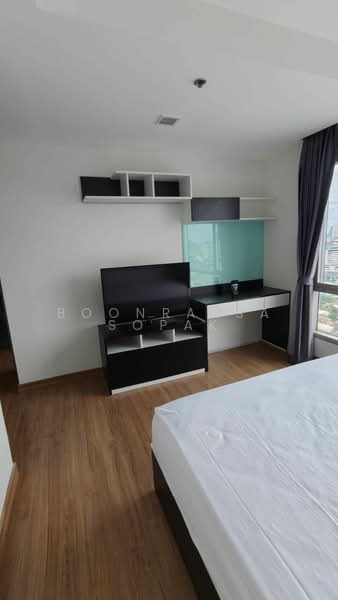 Thru Thonglor, Bangkok, Petchaburi Road, Bang Kapi, Huai Khwang, Bangkok, 2 Bedrooms, 64 sqm, Condo For Rent, by Boonraksa Sopak, 500494064 - DDproperty.com