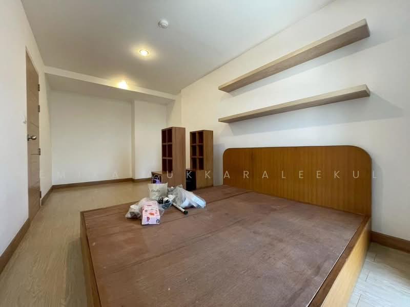 Town Sukhumvit 71, Bangkok, Soi Panichonan Yeak 9, Khlong Tan Nua, Watthana, Bangkok, 2 Bedrooms, 58 sqm, Condo For Sale, by Pemika Aukkaraleekul, 500494082 - DDproperty.com