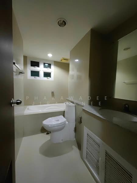 Pabhada Silom, Bangkok, Sathorn, Silom, Bang Rak, Bangkok, 2 Bedrooms, 72 sqm, Condo For Rent, by Phakawadee Jiramanee, 500494087 - DDproperty.com