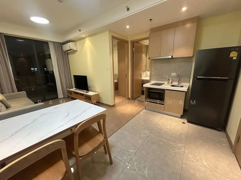 Regal Sathon-Naradhiwas, Bangkok, Naradhiwas Rajanagarindra Road, Thung Maha Mek, Sathon, Bangkok, 1 Bedroom, 35 sqm, Condo For Rent, by Ramita Theptham, 500494118 - DDproperty.com