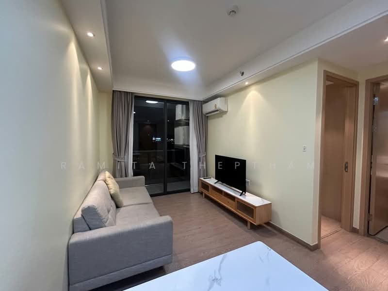 Regal Sathon-Naradhiwas, Bangkok, Naradhiwas Rajanagarindra Road, Thung Maha Mek, Sathon, Bangkok, 1 Bedroom, 35 sqm, Condo For Rent, by Ramita Theptham, 500494118 - DDproperty.com