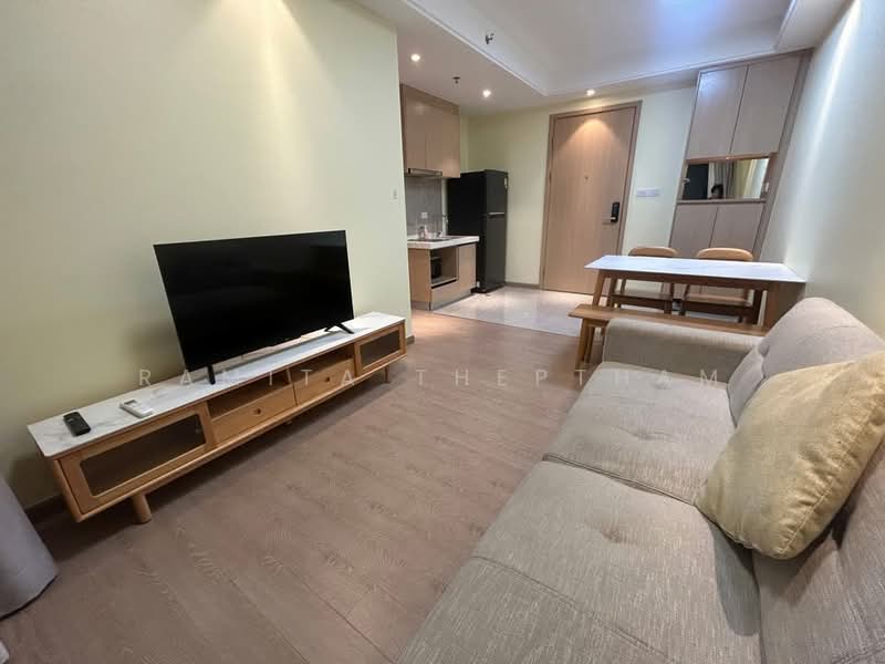 Regal Sathon-Naradhiwas, Bangkok, Naradhiwas Rajanagarindra Road, Thung Maha Mek, Sathon, Bangkok, 1 Bedroom, 35 sqm, Condo For Rent, by Ramita Theptham, 500494118 - DDproperty.com