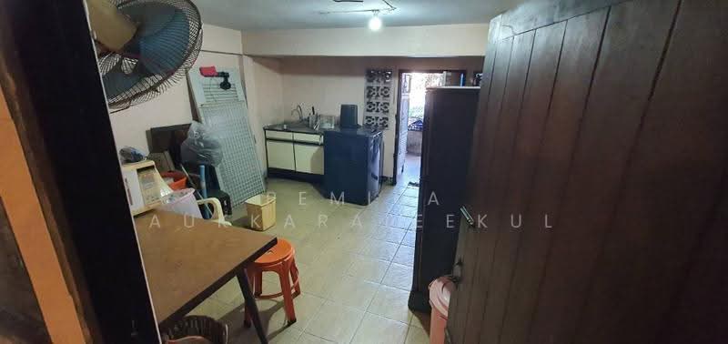 4-BR Townhouse, Bangkok, Huai Khwang, Bangkok, 4 Bedrooms, 180 sqm, Townhouse For Sale, by Pemika Aukkaraleekul, 500494120 - DDproperty.com