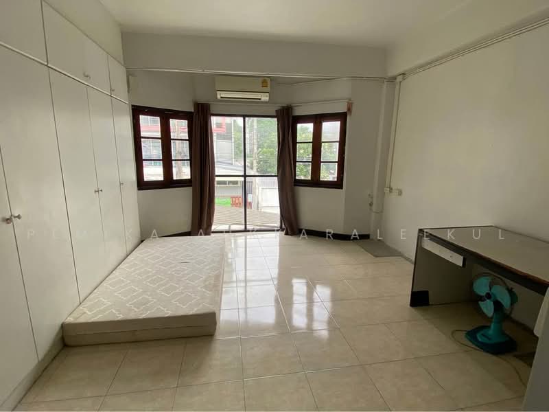 4-BR Townhouse, Bangkok, Lat Yao, Chatuchak, Bangkok, 4 Bedrooms, 256 sqm, Townhouse For Sale, by Pemika Aukkaraleekul, 500494137 - DDproperty.com
