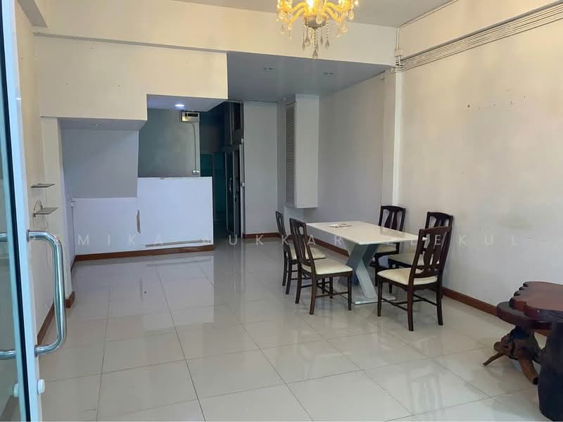 4-BR Townhouse, Bangkok, Lat Yao, Chatuchak, Bangkok, 4 Bedrooms, 256 sqm, Townhouse For Sale, by Pemika Aukkaraleekul, 500494137 - DDproperty.com