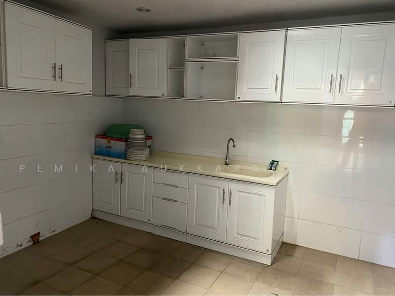 4-BR Townhouse, Bangkok, Lat Yao, Chatuchak, Bangkok, 4 Bedrooms, 256 sqm, Townhouse For Sale, by Pemika Aukkaraleekul, 500494137 - DDproperty.com