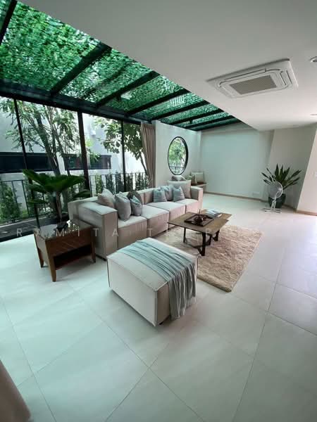 3-BR House, Bangkok, Lam Pla Tiew, Lat Krabang, Bangkok, 3 Bedrooms, 300 sqm, Single Detached House For Rent, by Ramita Theptham, 500494141 - DDproperty.com