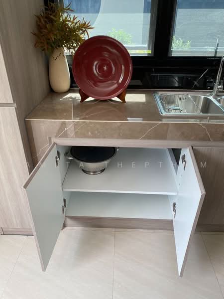 3-BR House, Bangkok, Lam Pla Tiew, Lat Krabang, Bangkok, 3 Bedrooms, 300 sqm, Single Detached House For Rent, by Ramita Theptham, 500494141 - DDproperty.com