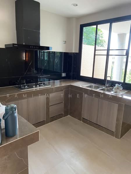 3-BR House, Bangkok, Lam Pla Tiew, Lat Krabang, Bangkok, 3 Bedrooms, 300 sqm, Single Detached House For Rent, by Ramita Theptham, 500494141 - DDproperty.com