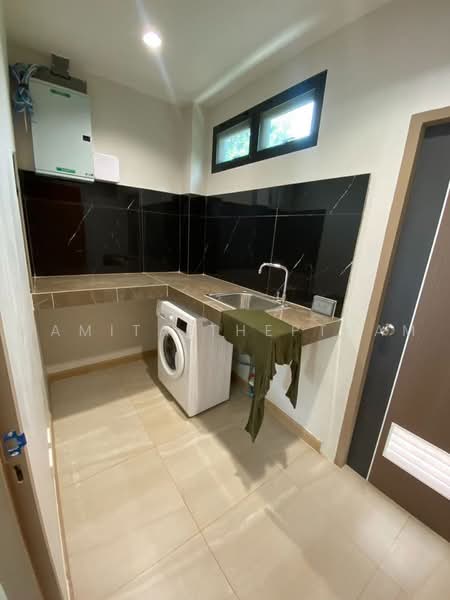 3-BR House, Bangkok, Lam Pla Tiew, Lat Krabang, Bangkok, 3 Bedrooms, 300 sqm, Single Detached House For Rent, by Ramita Theptham, 500494141 - DDproperty.com