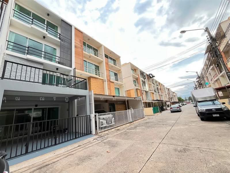 ปรัชญา โฮมทาวน์ @ ลาดพร้าว 71, Bangkok, ถนนนาคนิวาส, Lat Phrao, Bangkok, 3 Bedrooms, 190 sqm, Townhouse For Sale, by คุณ ณรฎา หมวดหรี่ (จิ๊บ), 500494154 - DDproperty.com