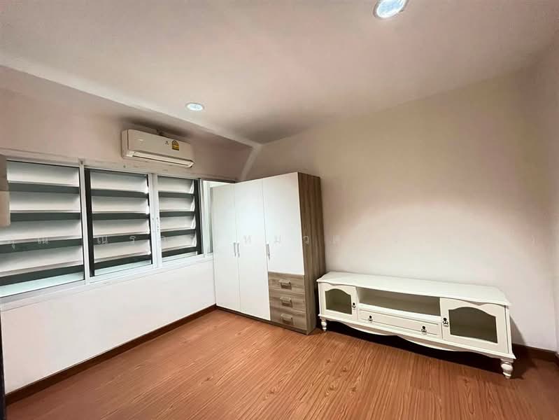 ปรัชญา โฮมทาวน์ @ ลาดพร้าว 71, Bangkok, ถนนนาคนิวาส, Lat Phrao, Bangkok, 3 Bedrooms, 190 sqm, Townhouse For Sale, by คุณ ณรฎา หมวดหรี่ (จิ๊บ), 500494154 - DDproperty.com