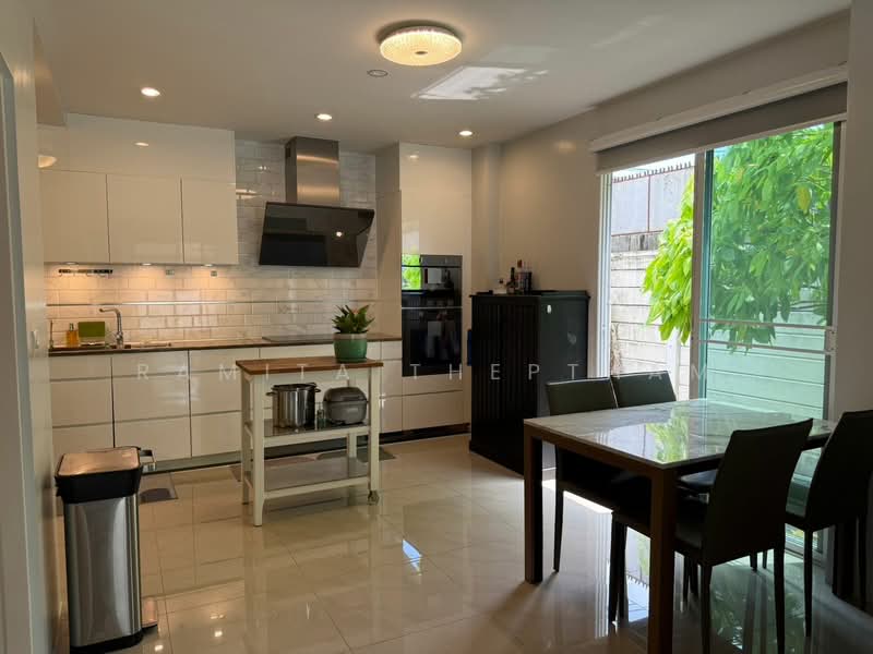 Town Avenue Rama 9, Bangkok, Soi Krungthep Kreetha 7, Hua Mak, Bang Kapi, Bangkok, 3 Bedrooms, 210 sqm, Townhouse For Rent, by Ramita Theptham, 500494163 - DDproperty.com