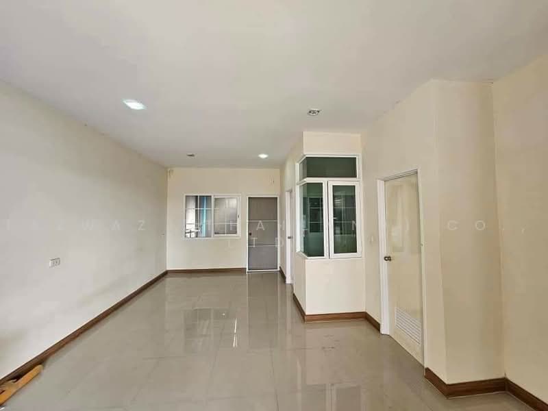 Golden City Onnut-Pattanakarn, Bangkok, Soi On Nut 65, Prawet, Bangkok, 5 Bedrooms, 199 sqm, Townhouse For Sale, by Fazwaz (Thailand) Co., Ltd., 500494180 - DDproperty.com
