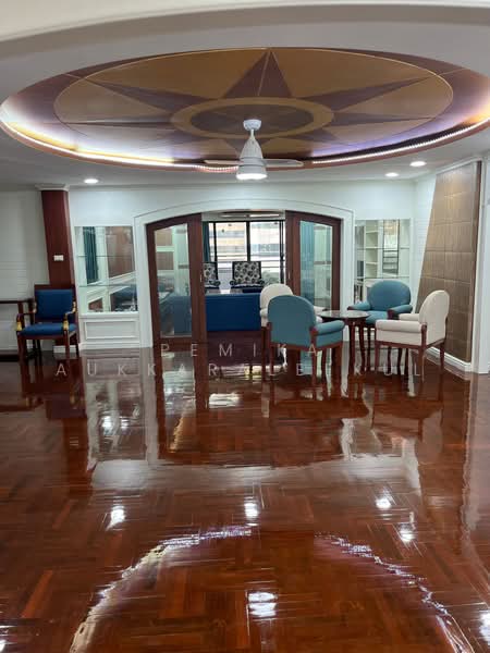 Wattana Heights, Bangkok, Sukhumvit Road, Khlongtoei Nua, Watthana, Bangkok, 3 Bedrooms, 335 sqm, Condo For Sale, by Pemika Aukkaraleekul, 500494186 - DDproperty.com