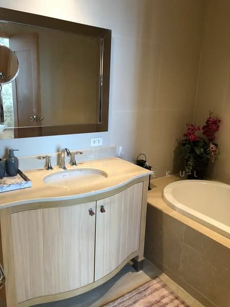 The Empire Place, Bangkok, 88 Narathiwatratchanakharin Road, Thung Maha Mek, Sathon, Bangkok, 1 Bedroom, 65 sqm, Condo For Sale, by Pemika Aukkaraleekul, 500494214 - DDproperty.com