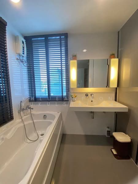 Rhythm Ratchada, Bangkok, 558 Ratchadaphisek Road, Samsen Nok, Huai Khwang, Bangkok, 2 Bedrooms, 74 sqm, Condo For Rent, by Khlueanphon Nukulsirisak, 500494258 - DDproperty.com