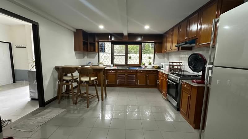 3-BR House, Bangkok, Khlong Tan Nua, Watthana, Bangkok, 3 Bedrooms, 500 sqm, Single Detached House For Rent, by Phakawadee Jiramanee, 500494308 - DDproperty.com