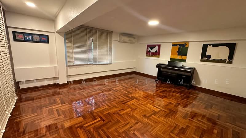 3-BR House, Bangkok, Khlong Tan Nua, Watthana, Bangkok, 3 Bedrooms, 500 sqm, Single Detached House For Rent, by Phakawadee Jiramanee, 500494308 - DDproperty.com