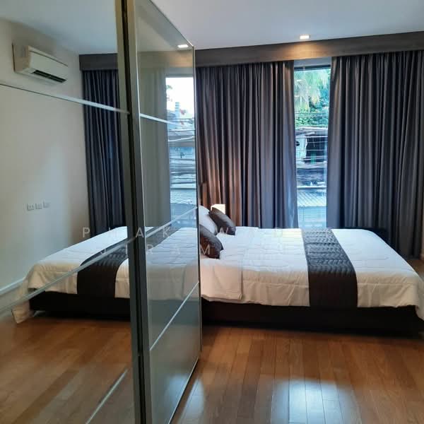 Trapezo Sukhumvit 16, Bangkok, Soi Sukhumvit 16, Khlong Toei, Bangkok, 1 Bedroom, 51 sqm, Condo For Rent, by Phakawadee Jiramanee, 500494398 - DDproperty.com