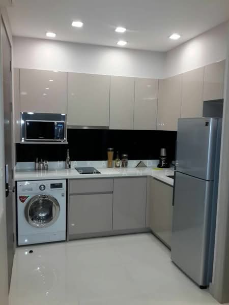 Trapezo Sukhumvit 16, Bangkok, Soi Sukhumvit 16, Khlong Toei, Bangkok, 1 Bedroom, 51 sqm, Condo For Rent, by Phakawadee Jiramanee, 500494398 - DDproperty.com
