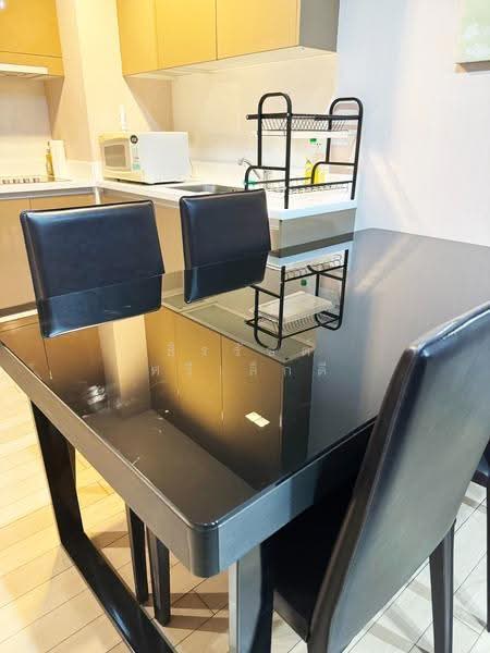 Siri At Sukhumvit, Bangkok, 902 Sukhumvit Road, Phra Kanong, Khlong Toei, Bangkok, 2 Bedrooms, 69 sqm, Condo For Rent, by ธีรรัชต์ ศรีเล็กดี, 500494404 - DDproperty.com