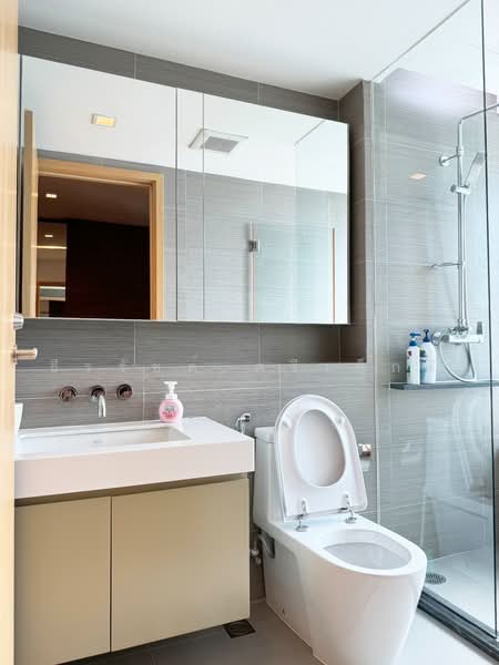 Siri At Sukhumvit, Bangkok, 902 Sukhumvit Road, Phra Kanong, Khlong Toei, Bangkok, 2 Bedrooms, 69 sqm, Condo For Rent, by ธีรรัชต์ ศรีเล็กดี, 500494404 - DDproperty.com