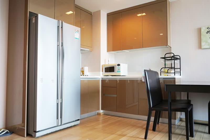 Siri At Sukhumvit, Bangkok, 902 Sukhumvit Road, Phra Kanong, Khlong Toei, Bangkok, 2 Bedrooms, 69 sqm, Condo For Rent, by ธีรรัชต์ ศรีเล็กดี, 500494404 - DDproperty.com