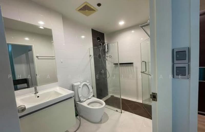 The Complete Narathiwat, Bangkok, 9 Naradhiwas Rajanagarindra Rd, Chong Nonsi, Yan Nawa, Bangkok, 1 Bedroom, 56 sqm, Condo For Rent, by Phakawadee Jiramanee, 500494405 - DDproperty.com