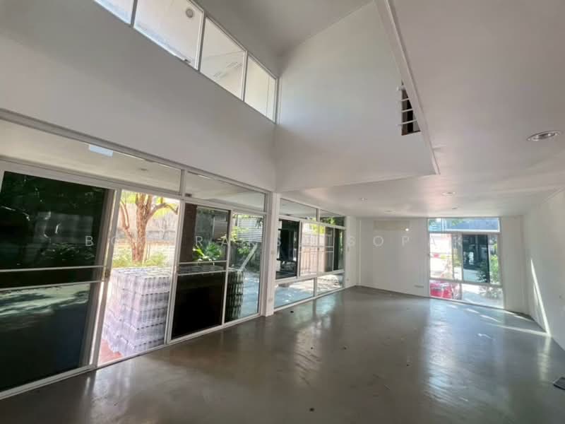 4-BR House, Bangkok, Khong Tan, Khlong Toei, Bangkok, 4 Bedrooms, 4 sqm, Single Detached House For Rent, by Boonraksa Sopak, 500494425 - DDproperty.com