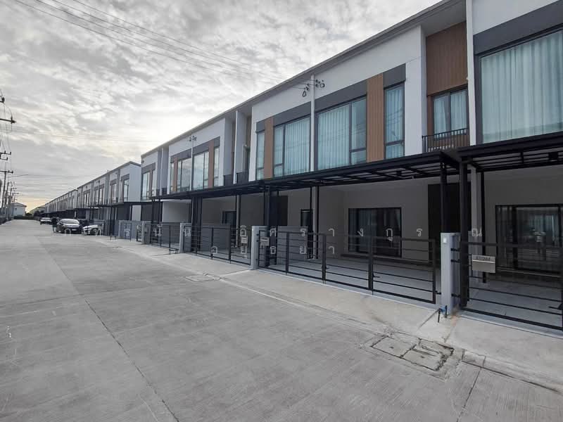Grande Pleno Phahol-Vibhavadi 2, Pathum Thani, Khlong Nung, Khlong Luang, Pathum Thani, 3 Bedrooms, 80 sqm, Townhouse For Rent, by ภัทรนัน อิศรางกูร ณ อยุธยา, 500494456 - DDproperty.com
