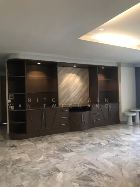 D.S. Tower 1 Sukhumvit 33, Bangkok, Soi Phrom Chit, Khlong Tan Nua, Watthana, Bangkok, 4 Bedrooms, 292 sqm, Condo For Rent, by Nitchakarn Wanitwichakornkit, 500494495 - DDproperty.com